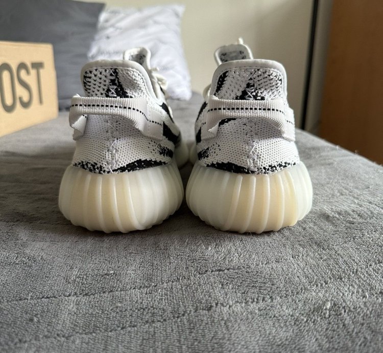 Adidas Yeezy 350 V2 Zebra