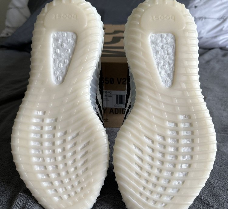 Adidas Yeezy 350 V2 Zebra