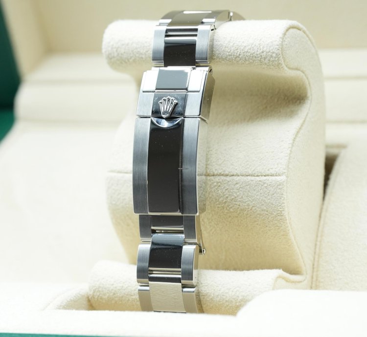 Rolex Daytona 2025 Steel Daytona White Dial Panda New Release Unworn Box Papers 126500ln