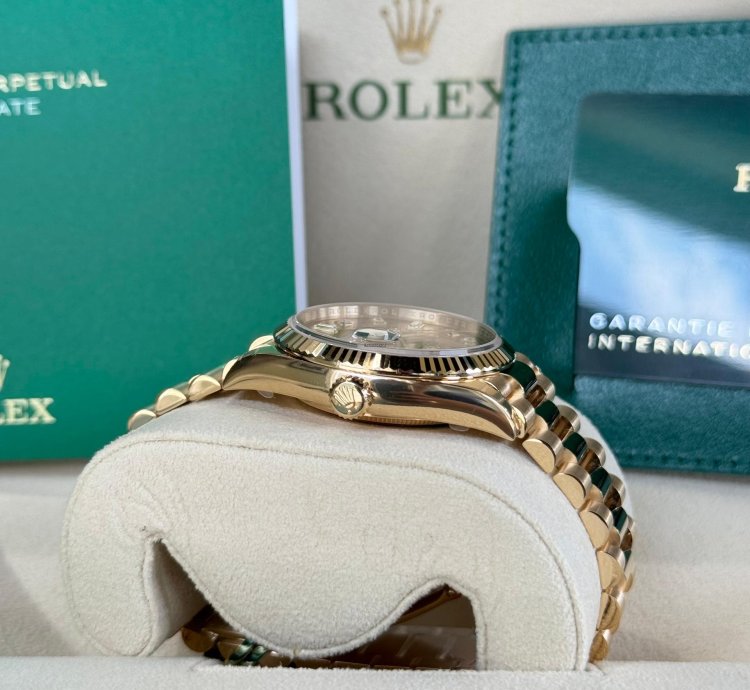 Rolex Day-date 36 Yellow Gold Champagne Diamond Dial 2024