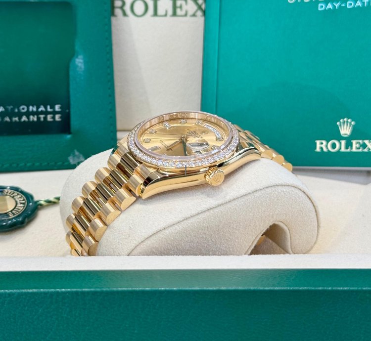 Rolex Day-date 36 Yellow Gold Champagne Diamond Dial Bezel 2024