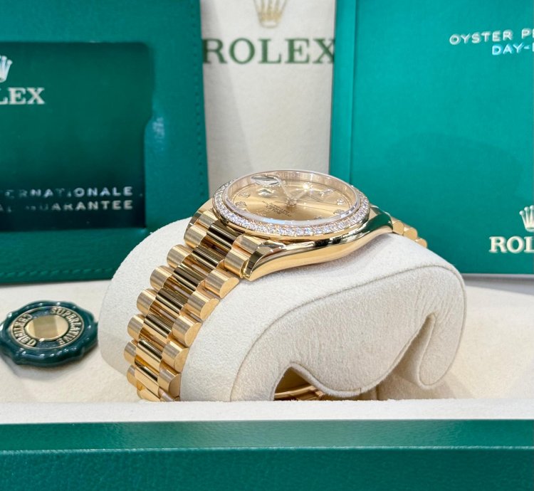 Rolex Day-date 36 Yellow Gold Champagne Diamond Dial Bezel 2024