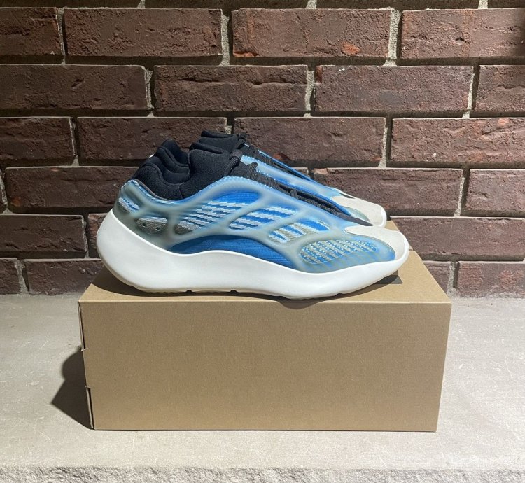 Adidas Yeezy 700 V3 Arzareth