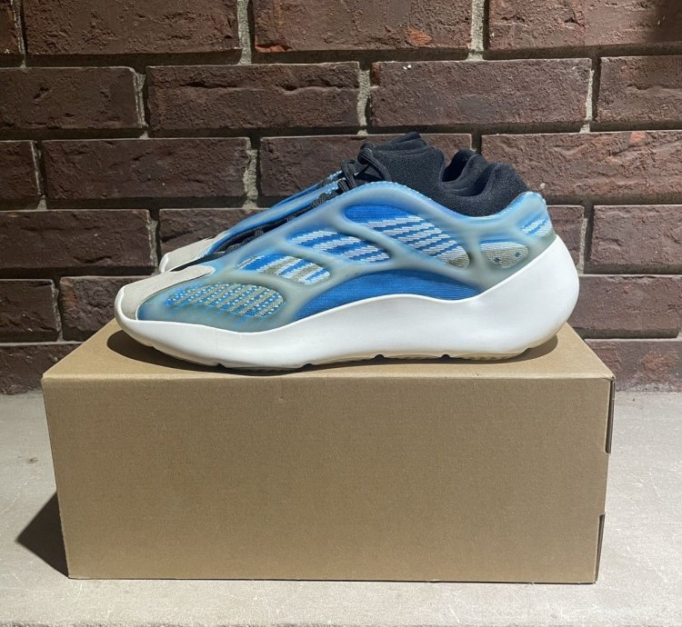 Adidas Yeezy 700 V3 Arzareth