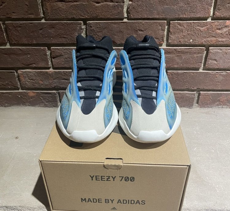 Adidas Yeezy 700 V3 Arzareth