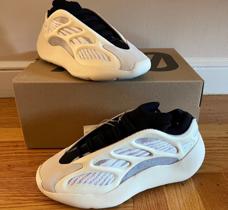 Adidas Yeezy 700 V3 Azael Sz 6 5