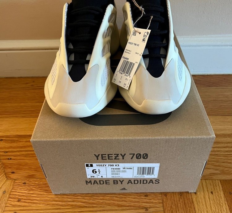 Adidas Yeezy 700 V3 Azael Sz 6 5