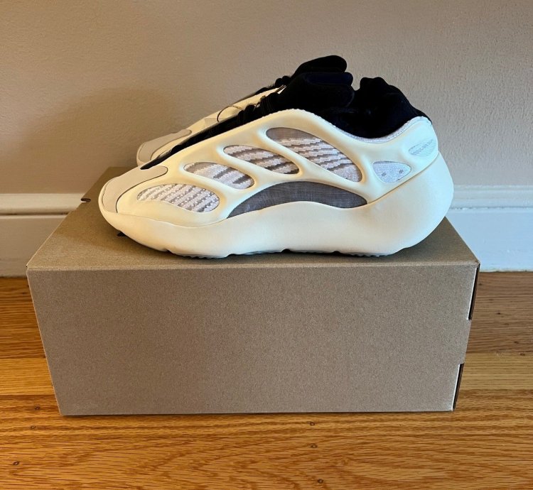 Adidas Yeezy 700 V3 Azael Sz 6 5