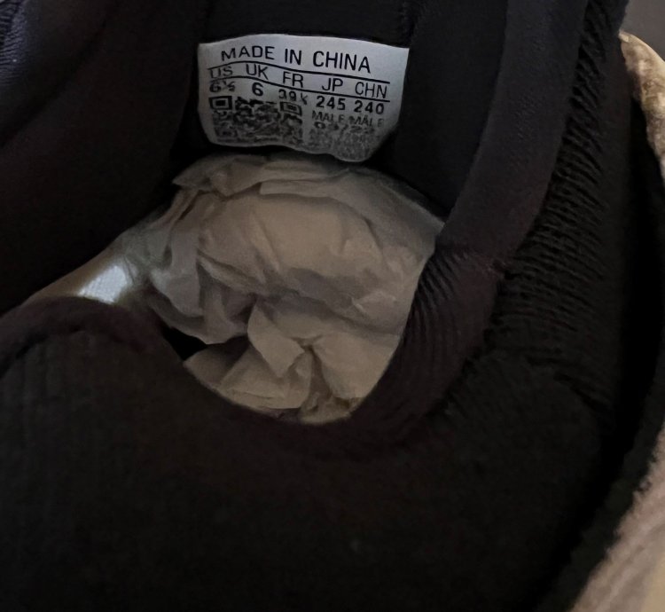 Adidas Yeezy 700 V3 Azael Sz 6 5