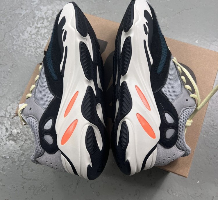 Adidas Yeezy 700 Waverunner Size 7 5 New