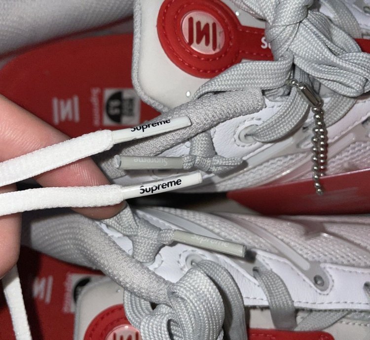 Supreme Nike Shox
