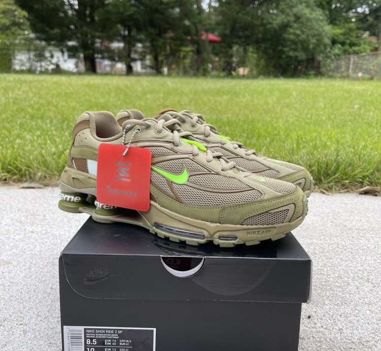 Supreme Nike Shox 2