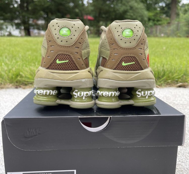 Supreme Nike Shox 2