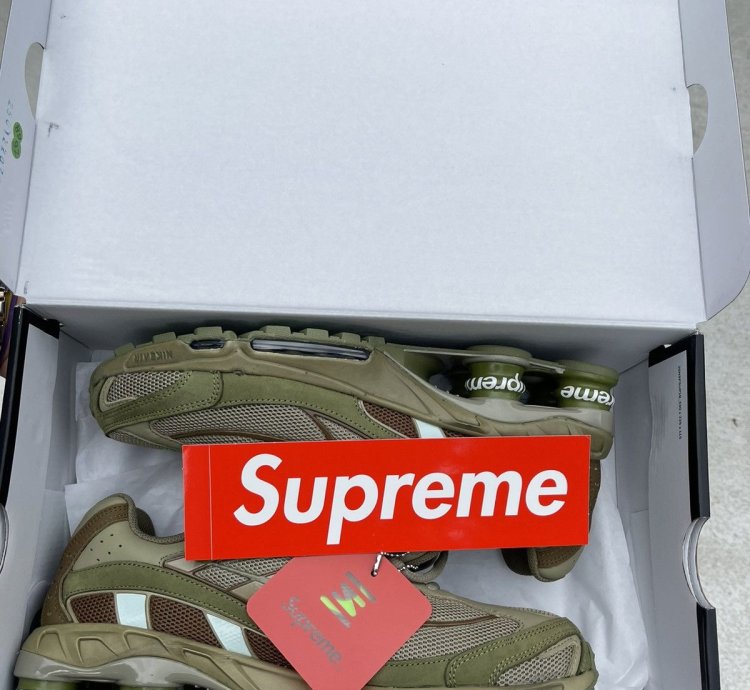 Supreme Nike Shox 2