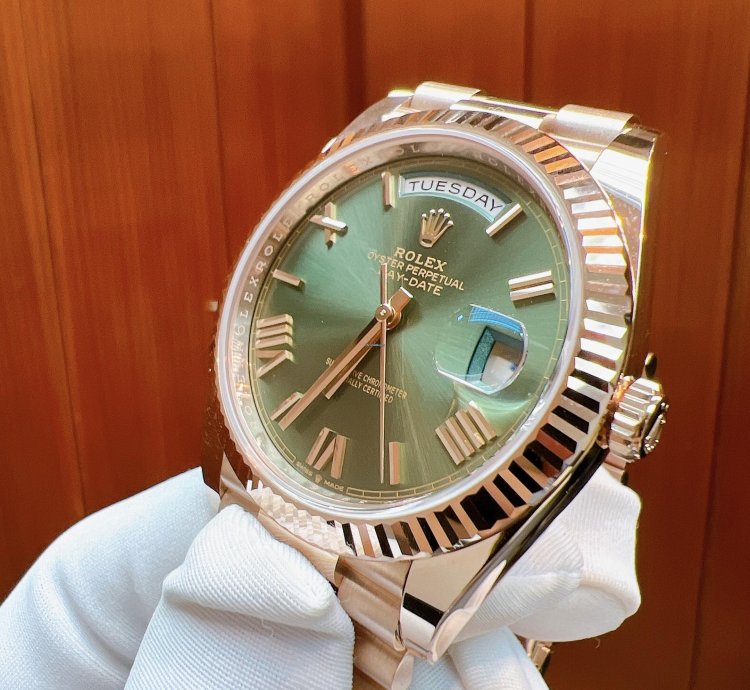 Rolex Day-date 40 2025 New Everose Gold Olive Green Roman