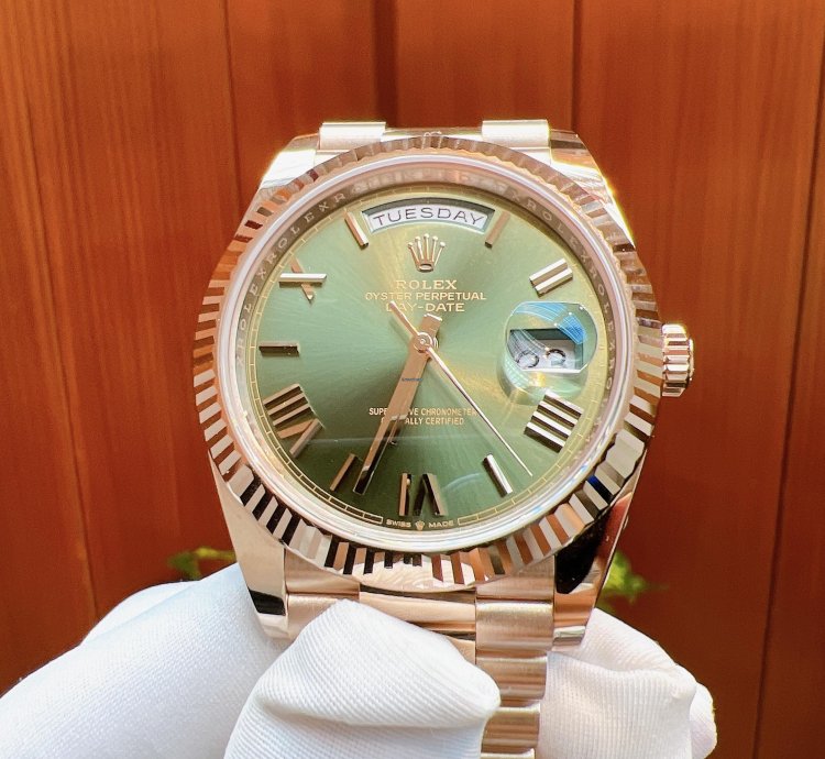 Rolex Day-date 40 2025 New Everose Gold Olive Green Roman