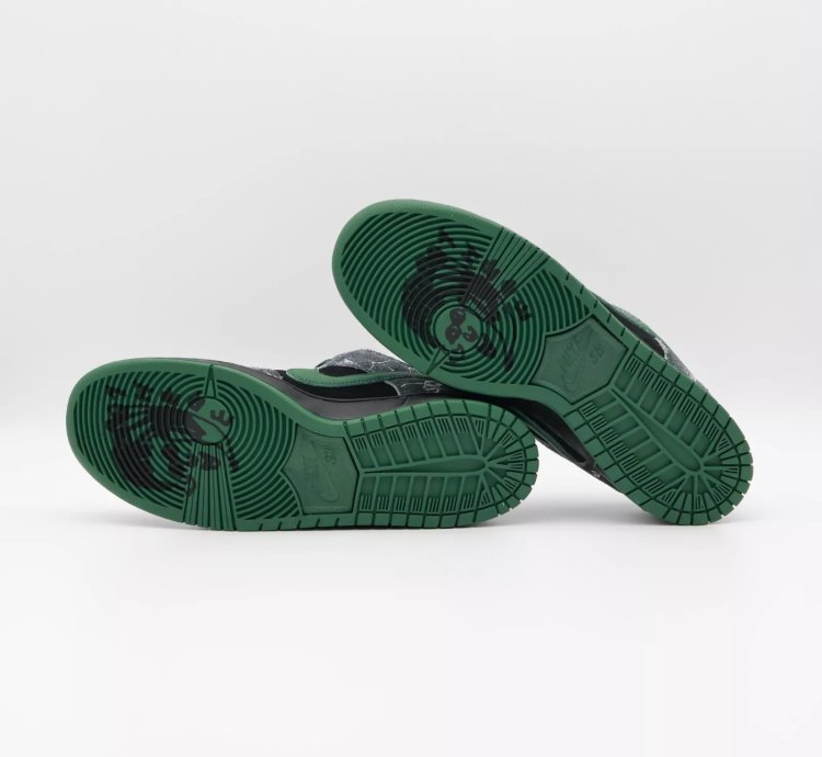 There Skateboards Nike Sb Dunk Low Pro Anthracite And Gorge Hf7743-001