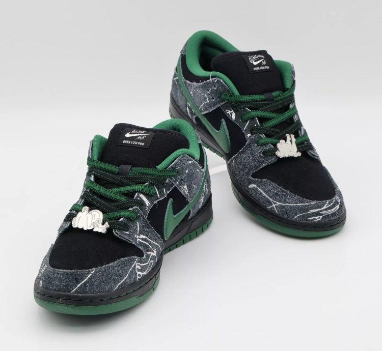 There Skateboards Nike Sb Dunk Low Pro Anthracite And Gorge Hf7743-001