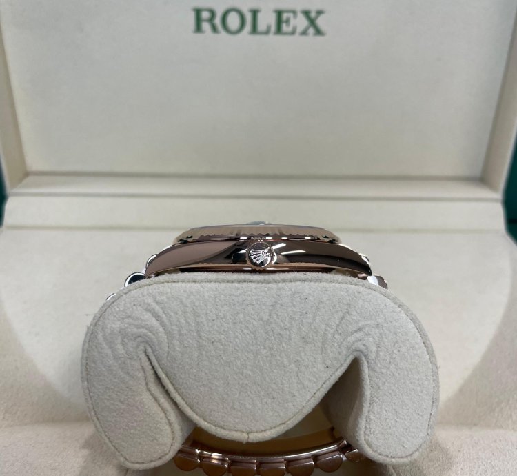 Rolex Day-date 40 rose Gold Chocolate Roman Dial