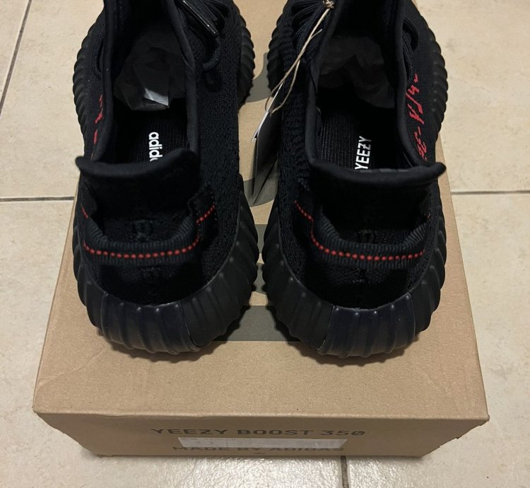 Adidas Yeezy Boost 350 V2 Bred