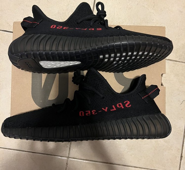 Adidas Yeezy Boost 350 V2 Bred