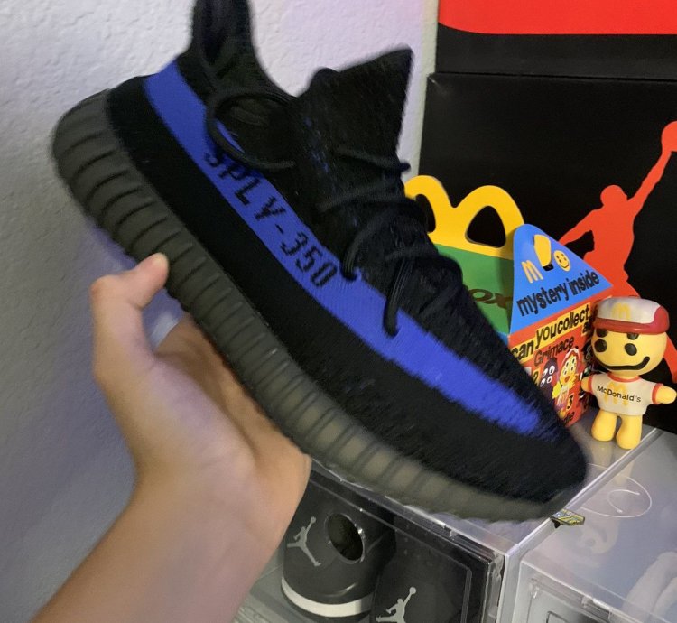 Adidas Yeezy Boost 350 V2 Dazzling Blue Size 10 5