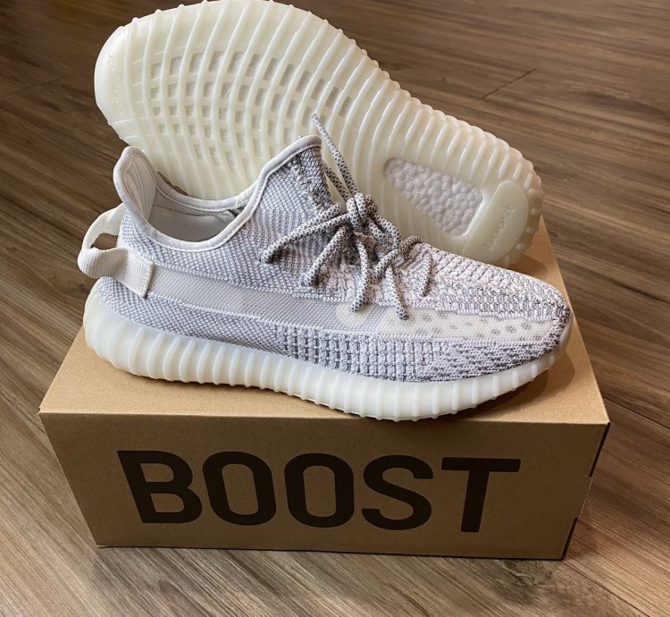 Adidas Yeezy Boost 350 V2 New