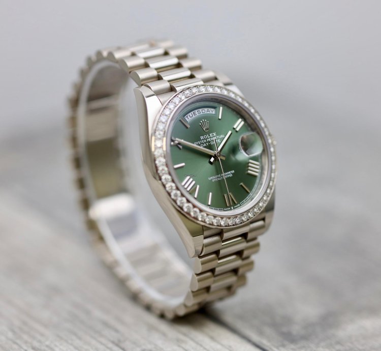 Rolex Day-date 40 2022 Day-date 40mm Olive Green Dial White Gold 228349rbr