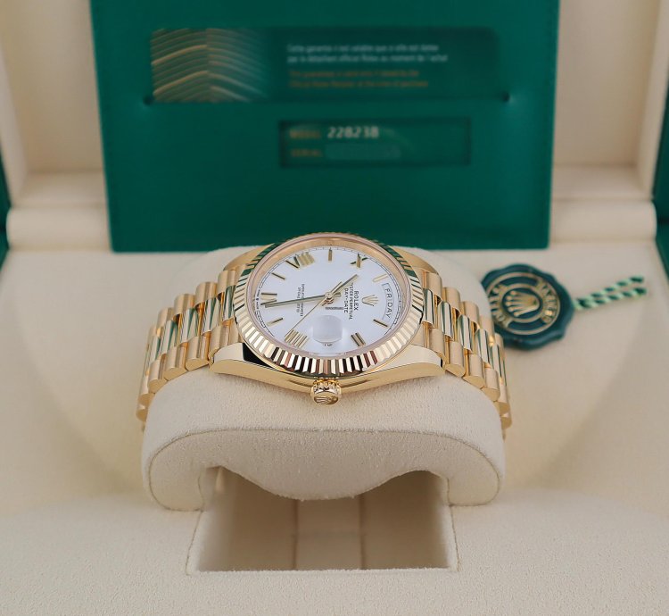 Rolex Day-date 40 2022 Day-date 40mm White Roman Dial 228238 18k Yellow Gold In Stock