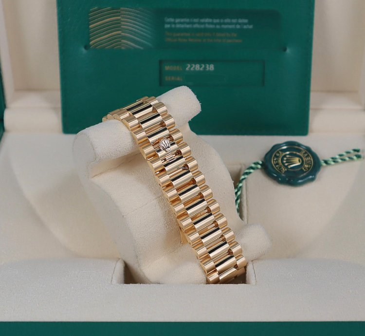 Rolex Day-date 40 2022 Day-date 40mm White Roman Dial 228238 18k Yellow Gold In Stock