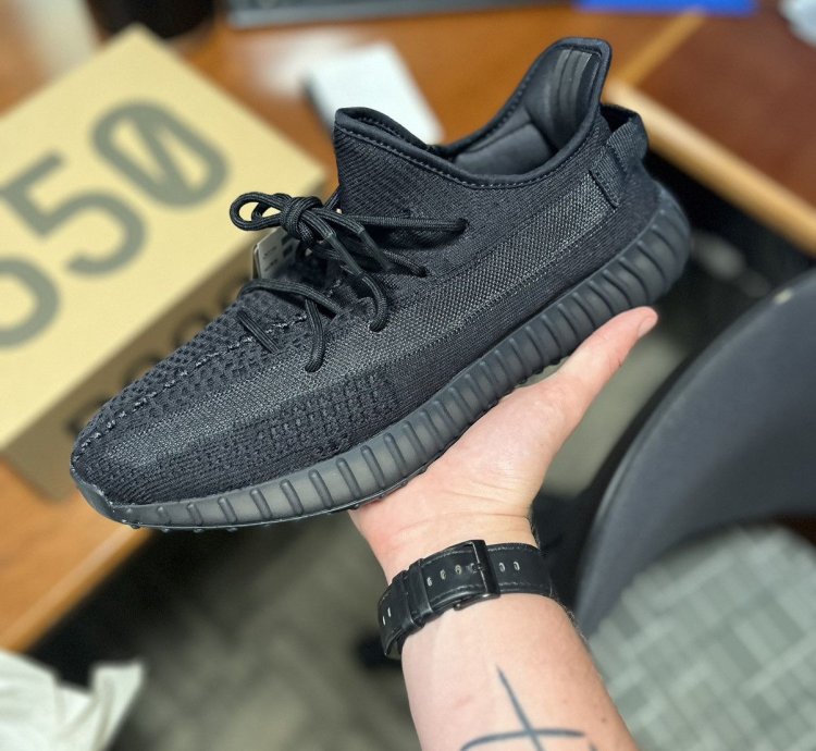 Adidas Yeezy Boost 350 V2 Onyx