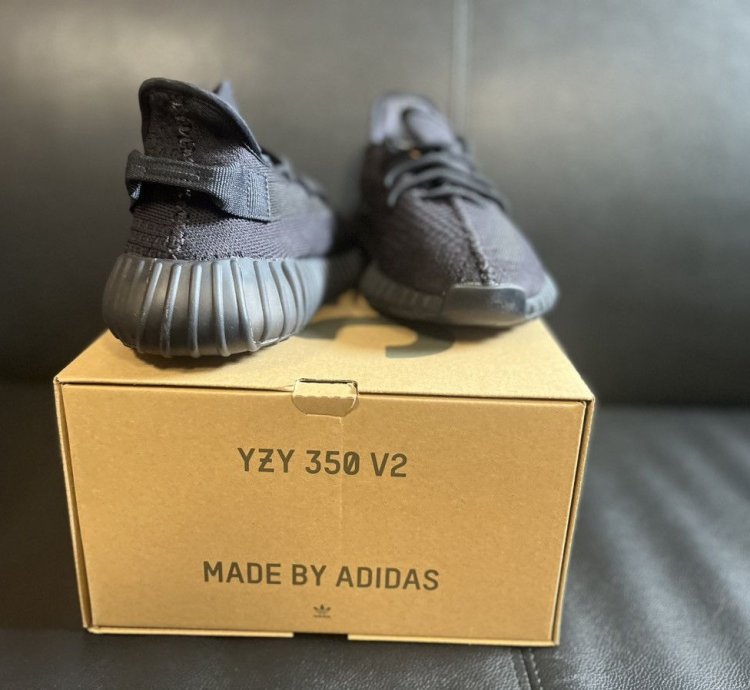 Adidas Yeezy Boost 350 V2 Onyx
