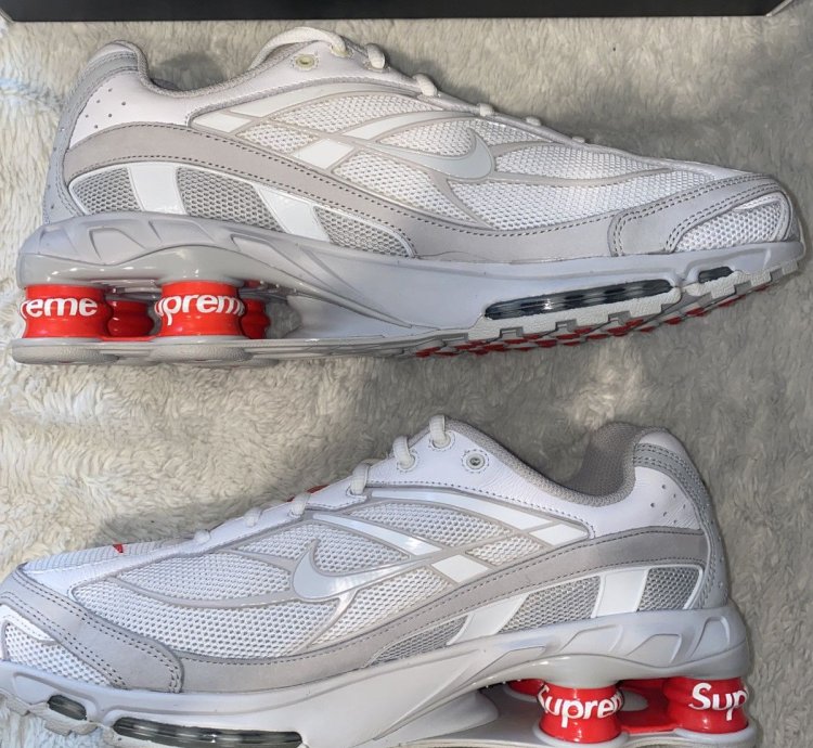 Supreme Nike Shox White