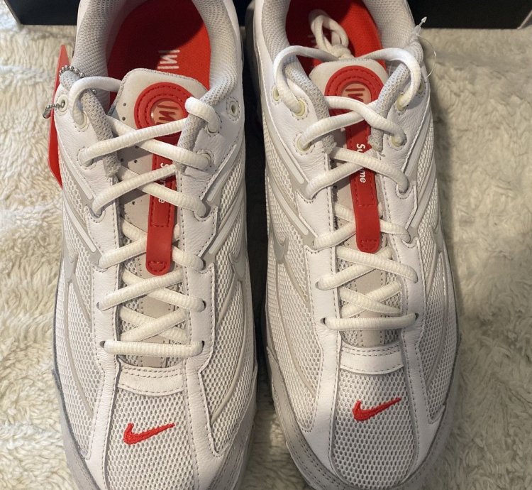 Supreme Nike Shox White