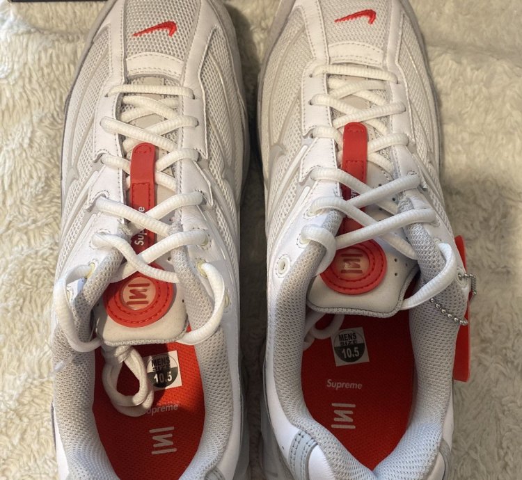 Supreme Nike Shox White