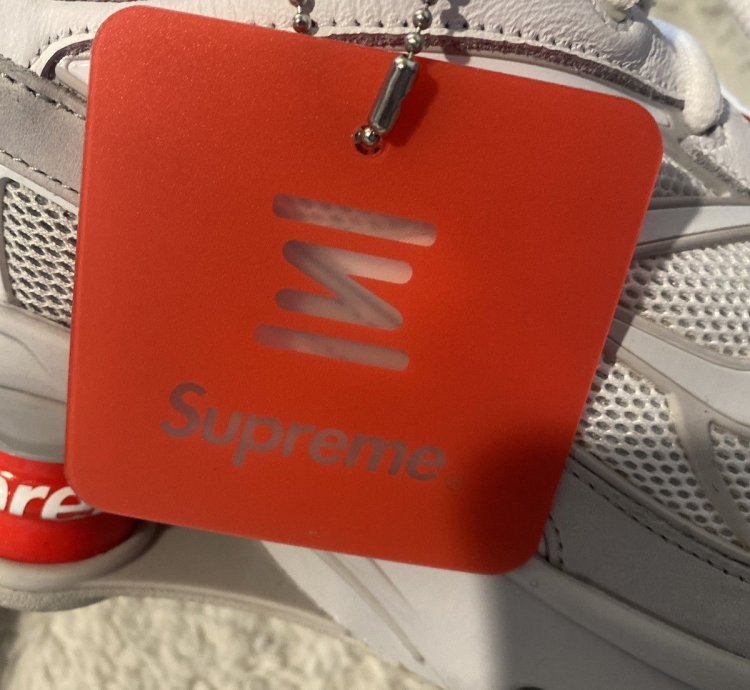 Supreme Nike Shox White