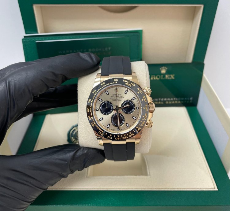 Rolex Daytona 40mm Champagne Dial With Black Subdials Black Oysterflex Strap 116518ln
