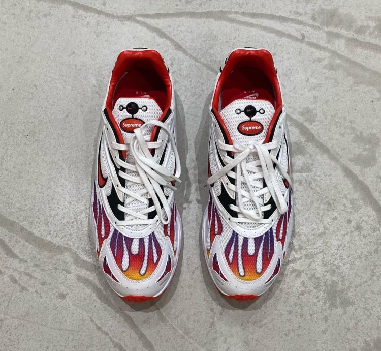 Supreme Nike Zoom Streak Spectrum Plus white