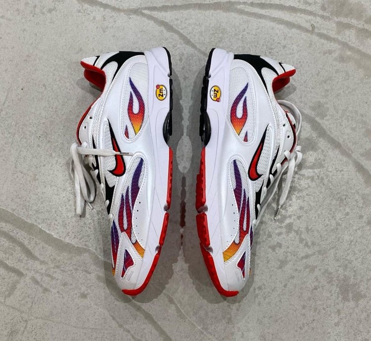 Supreme Nike Zoom Streak Spectrum Plus white