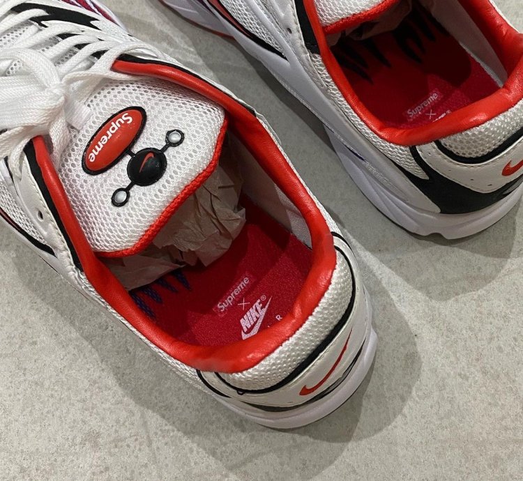 Supreme Nike Zoom Streak Spectrum Plus white