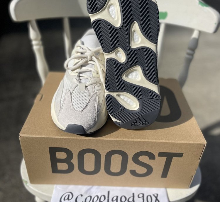Adidas Yeezy Boost 700 Analog 2019