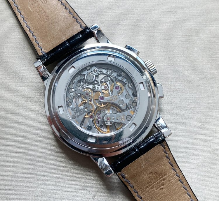 Patek Philippe Chronograph In White Gold - Discontinued - 5070g
