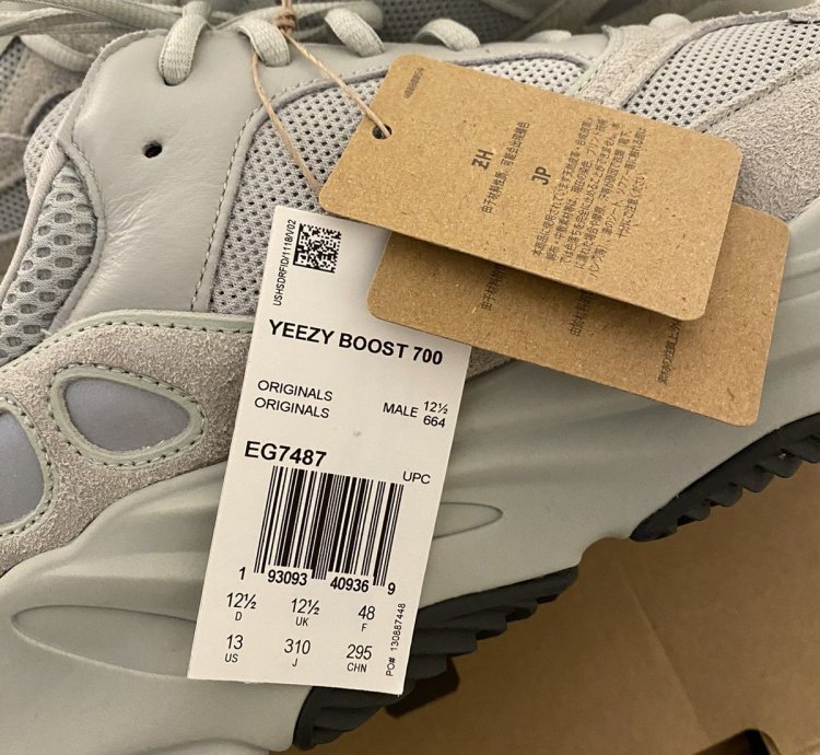 Adidas Yeezy Boost 700 Salt Brand New