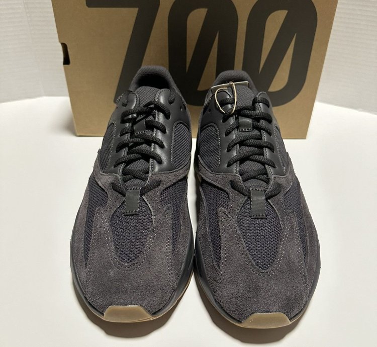Adidas Yeezy Boost 700 Utility Black Size 10 Men New