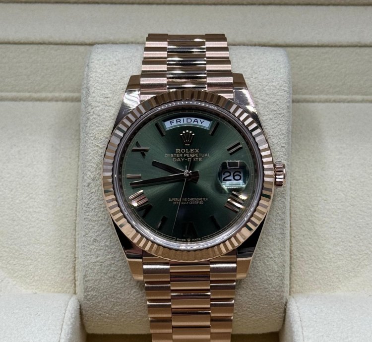 Rolex Day-date 40 2023 Rose Gold Day-date 40 Green Olive Dial Unworn Box Papers 228235