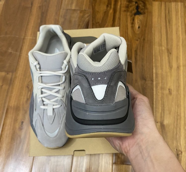 Adidas Yeezy Boost 700 V2 Tephra Sz 12m