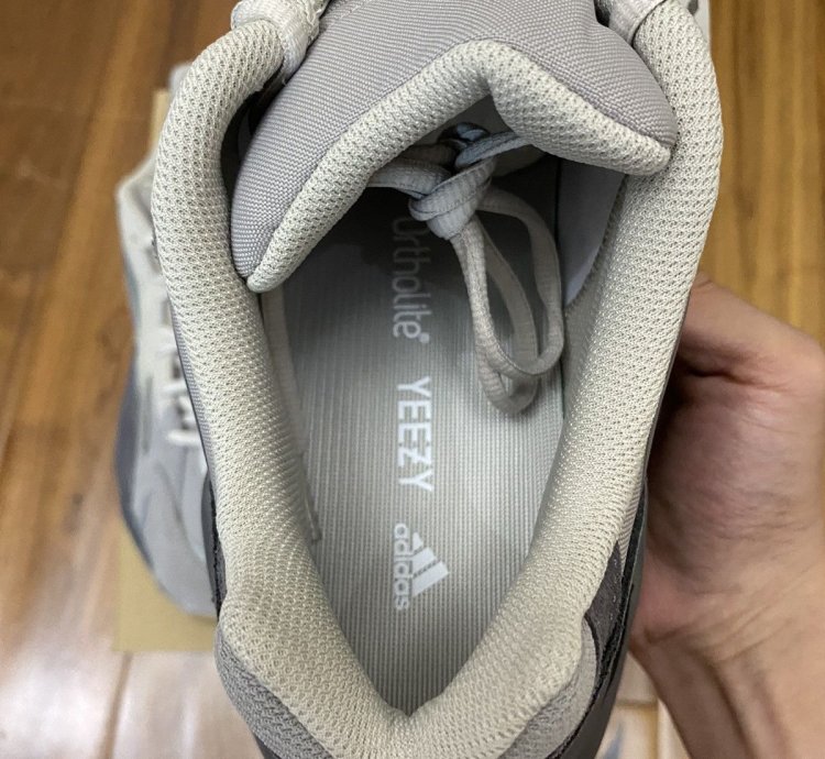 Adidas Yeezy Boost 700 V2 Tephra Sz 12m