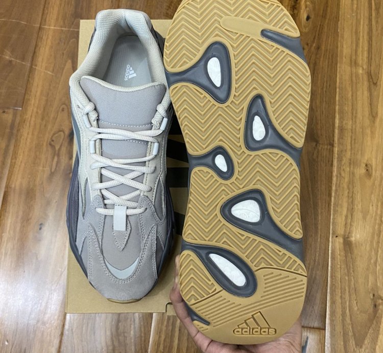 Adidas Yeezy Boost 700 V2 Tephra Sz 12m