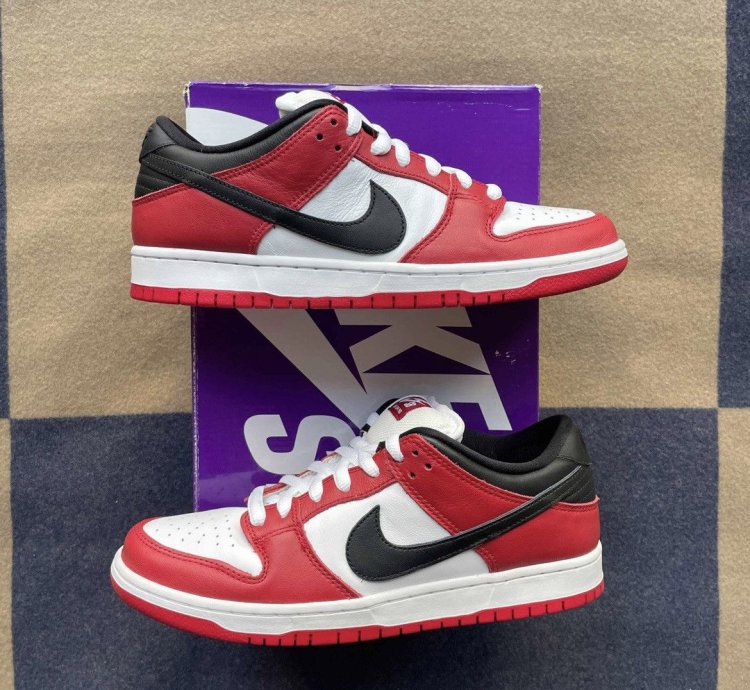 Size 10 - Nike Sb Dunk Low -pack Chicago Red Black