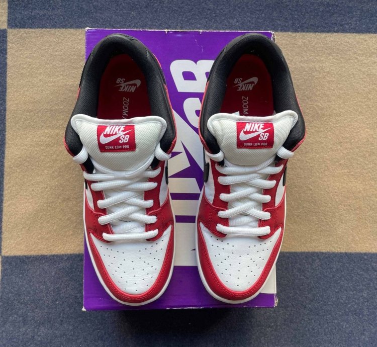 Size 10 - Nike Sb Dunk Low -pack Chicago Red Black